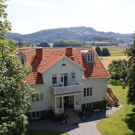 Villa Akvarellen Bed & Breakfast-3